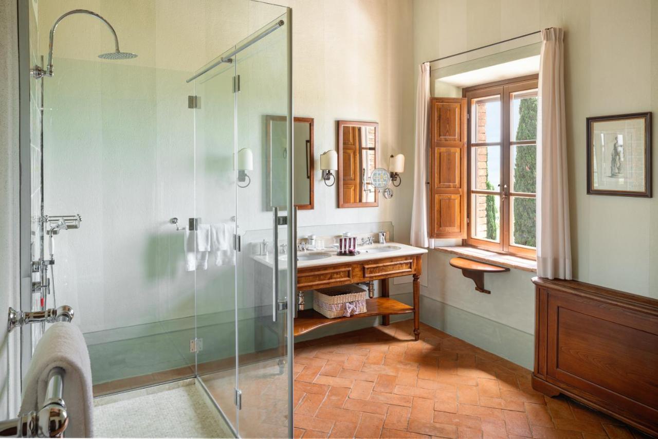 Castello Banfi - Il Borgo "Relais & Chateaux" Poggio alle Mura Extérieur photo