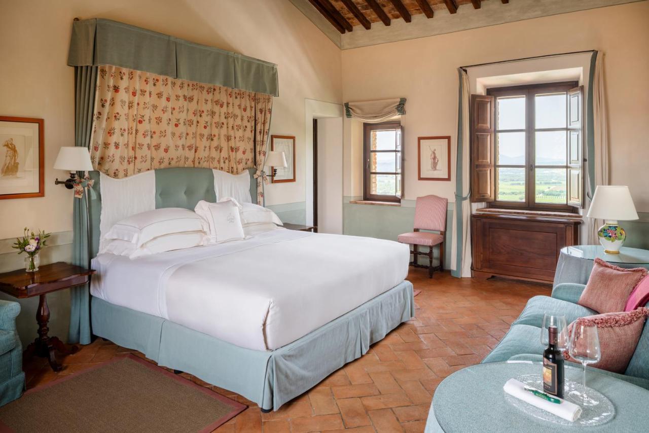 Castello Banfi - Il Borgo "Relais & Chateaux" Poggio alle Mura Extérieur photo