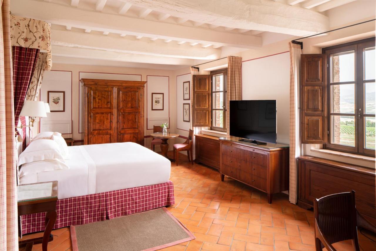 Castello Banfi - Il Borgo "Relais & Chateaux" Poggio alle Mura Extérieur photo