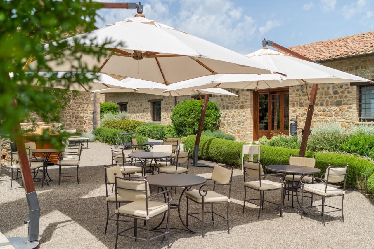 Castello Banfi - Il Borgo "Relais & Chateaux" Poggio alle Mura Extérieur photo