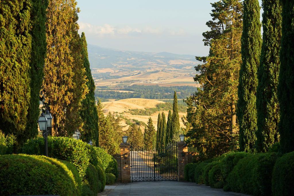 Castello Banfi - Il Borgo "Relais & Chateaux" Poggio alle Mura Extérieur photo