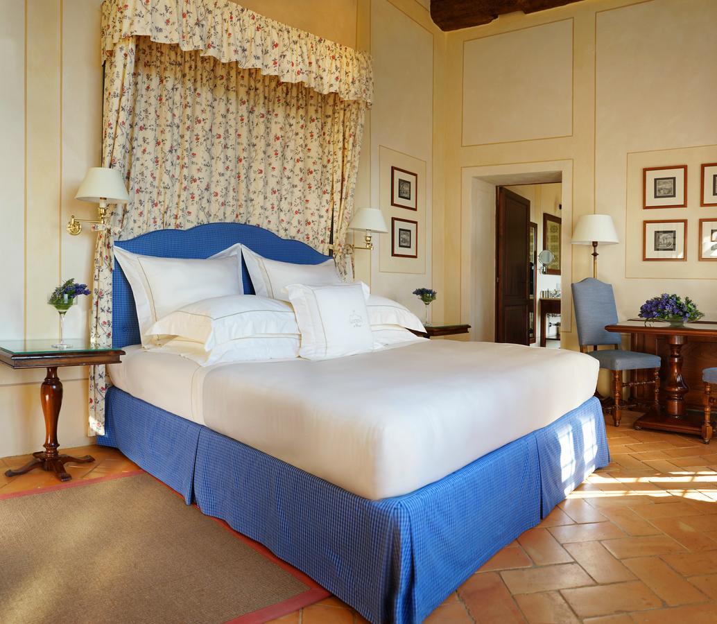 Castello Banfi - Il Borgo "Relais & Chateaux" Poggio alle Mura Extérieur photo