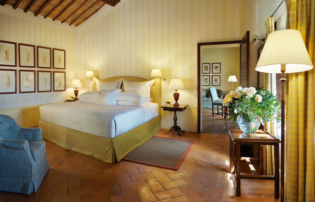 Castello Banfi - Il Borgo "Relais & Chateaux" Poggio alle Mura Extérieur photo